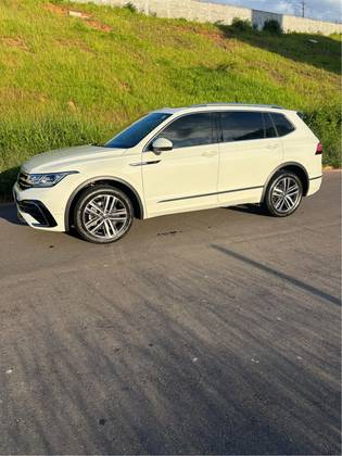 VOLKSWAGEN TIGUAN 2.0 300 TSI GASOLINA ALLSPACE R-LINE AUTOMÁTICO